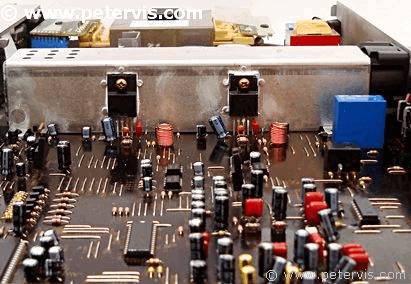 Heatsink with SI 18752 Power Transistors